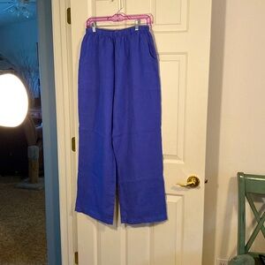Gorgeous periwinkle wide leg pants!!
100% LINEN
preshrunk